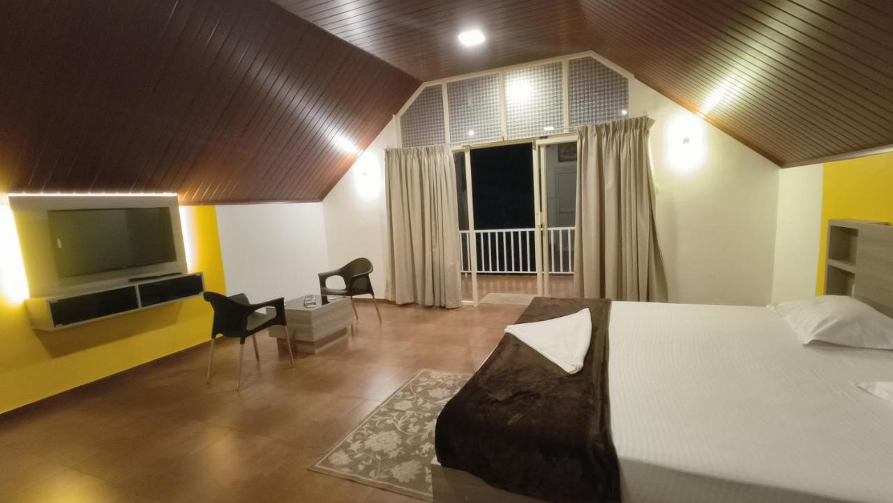 Happy Holidays Resort Kanthalloor Exterior foto